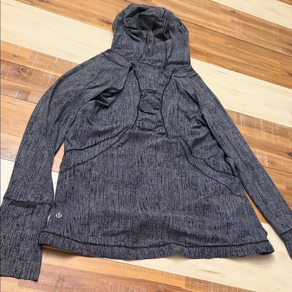 lululemon athletica Charcoal Heather Long Sleeve Top - Picture 3 of 4